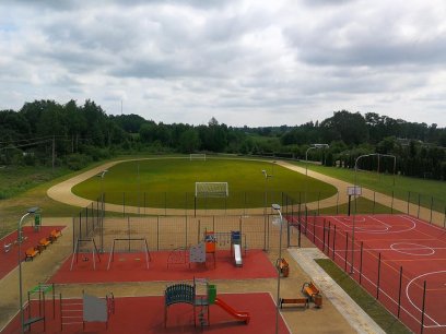 Baigtas įgyvendinti Žaslių pagrindinės mokyklos dienos centro sporto aikštyno atnaujinimo projektas