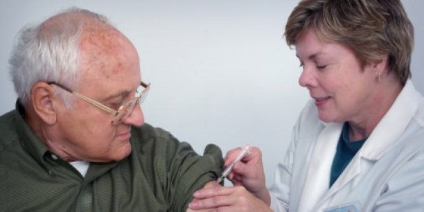 Senjorų vakcinacija – vienas iš Ministerijos prioritetą