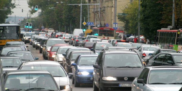 Sumažinkite išlaidas kurui – pasinaudokite subsidija mažataršiam automobiliui įsigyti