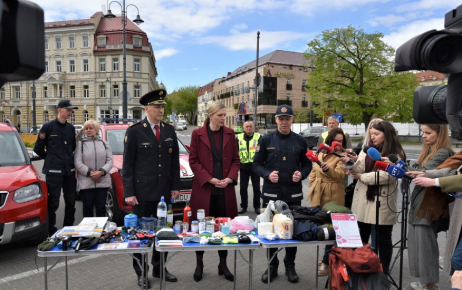 Civilinės saugos akcija „Žinojimas saugo“ kviečia gyventojus susipažinti, kaip pasirūpinti saugumu