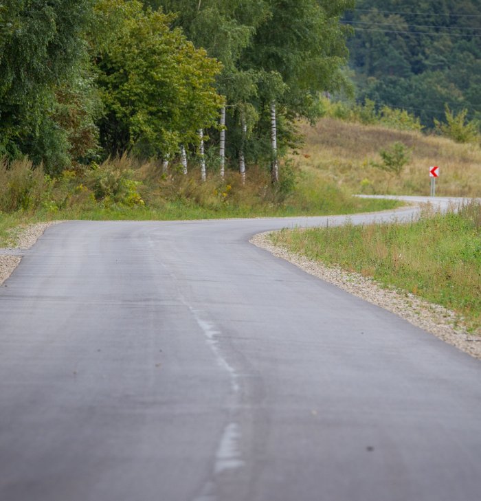 Naujai asfaltuotas kelias Stasiūnai-Kriaučiškės