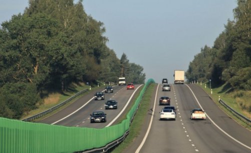 Magistraliniame kelyje A1 ties Karčiupiu bus įrengta dviejų lygių sankryža