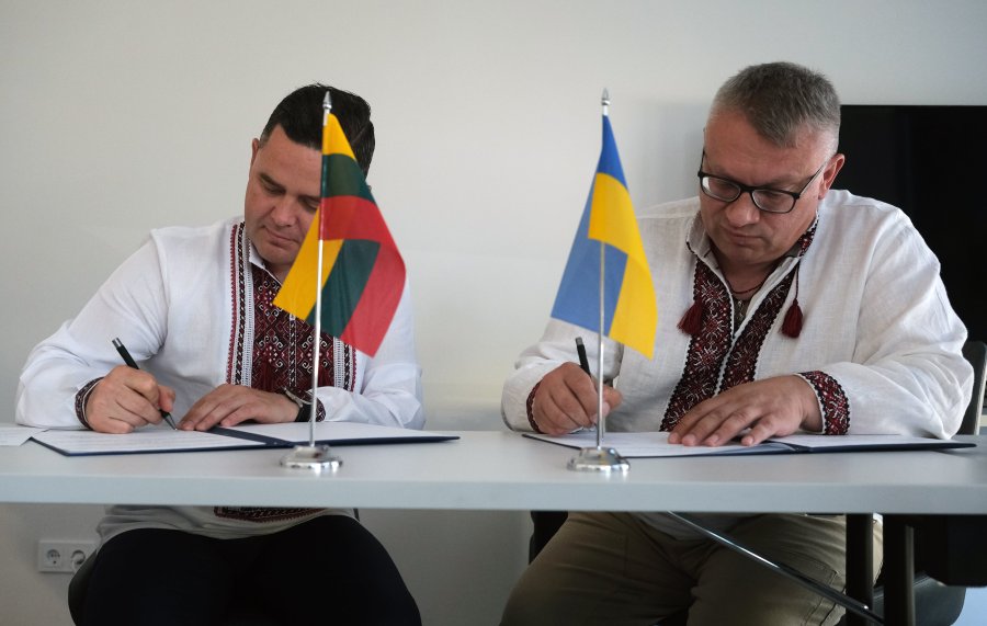 Pasirašyta  bendradarbiavimo sutartis su  Obuchivo  miestu  Ukrainoje