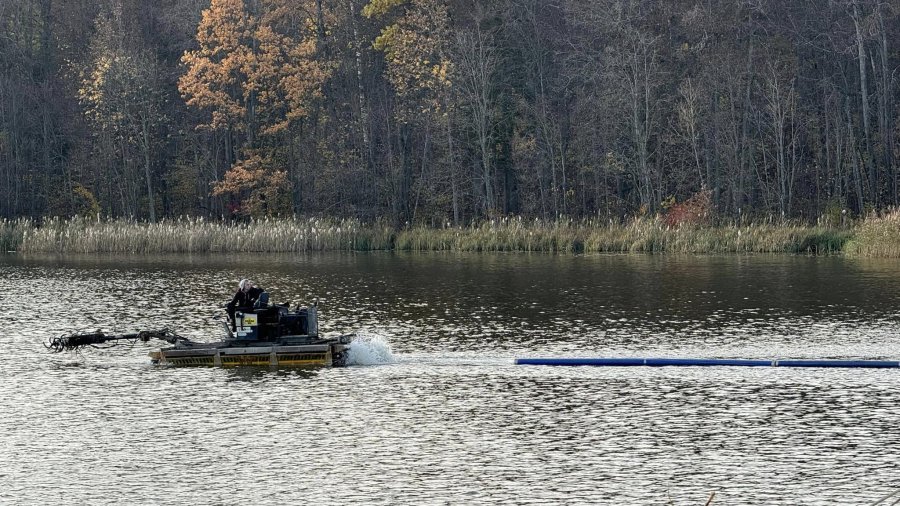 Atliekami Girelės I tvenkinio valymo darbai