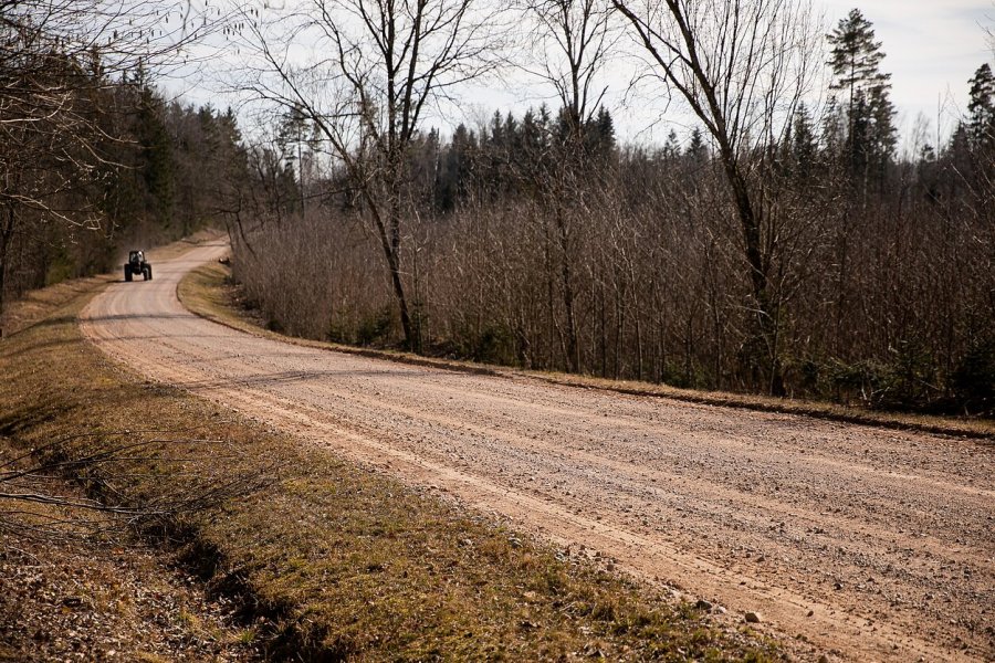 Informuojame apie prastą kelių būklę, pl 23  (Senolių g.) Miežonys–Paliepis ir pl 25 (Dumsio g.)...