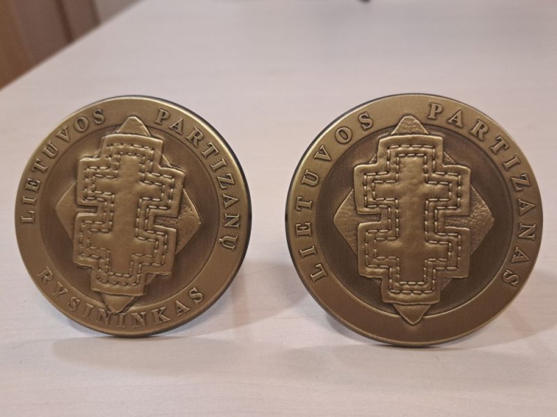 PATVIRTINTOS PARTIZANŲ KAPŲ ŽYMĖJIMO ATMINIMO ŽENKLAIS „LIETUVOS PARTIZANAS“ IR „LIETUVOS...