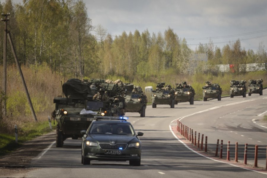 Informuojame dėl karinių sraigtasparnių skrydžių žemame aukštyje