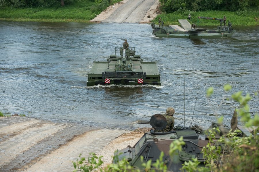Dėl karinių pratybų civilinėje teritorijoje