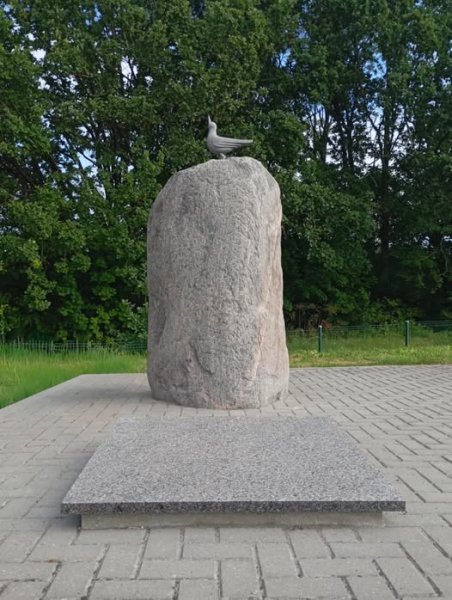 Kaišiadorių miesto civilinėse kapinėse pastatytas skulptūrinis elementas, skirtas negimusių...