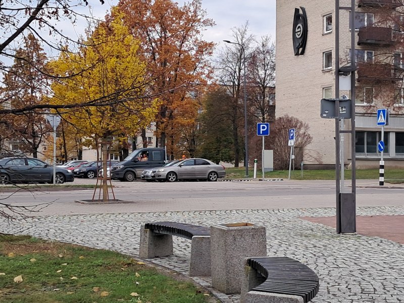 Pakeistas elektromobilių įkrovimo prieigų planas