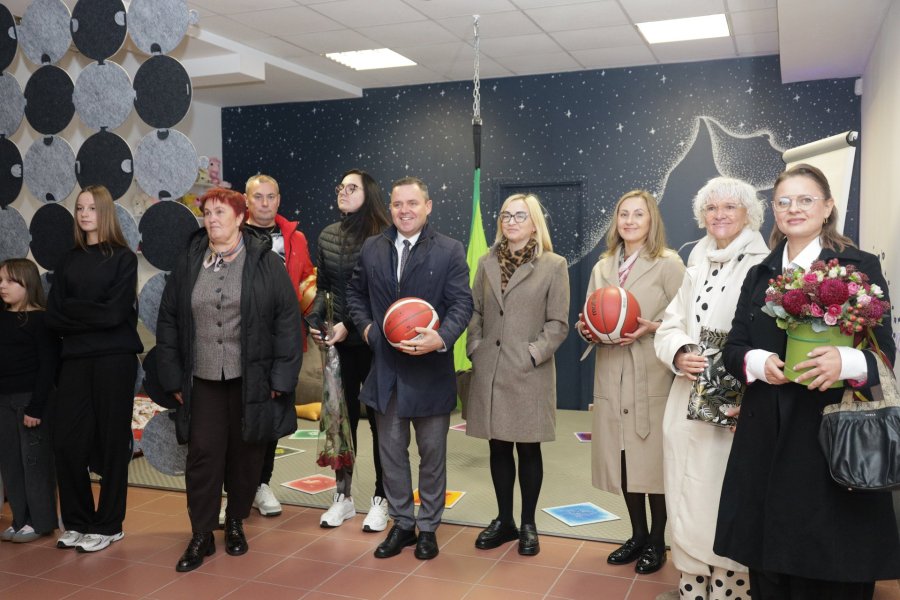 Palomenės mokykloje atidarytos naujos ugdymo erdvės ir atnaujintas sporto aikštynas